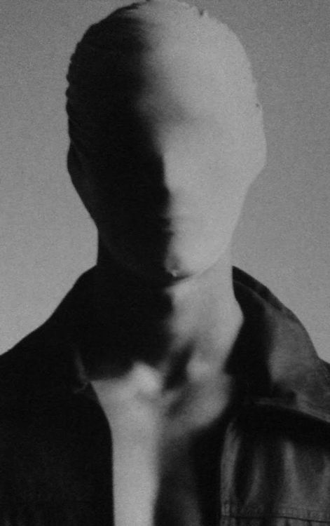 Faceless Man In Dreams, Anonymity Art, People With Face Mask, Man Without Face, Faceless Oc, Vic Sage, Man With Mask, Faceless People, Faceless Character