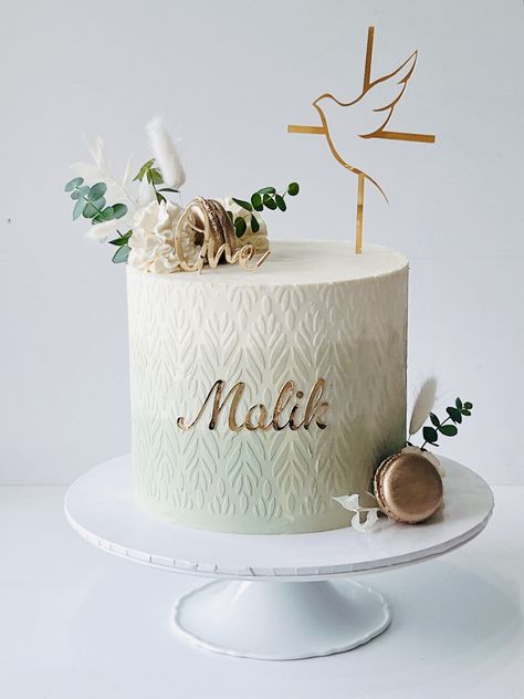 Simple Confirmation Cakes, Baptismal Cake Design, Boys Confirmation Cake, Cake For Confirmation, Confirmation Cakes For Boys, First Communion Cake Boy, Confirmation Cakes Catholic, Confirmation Cake Ideas, First Communion Cakes For Boys