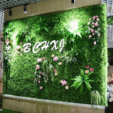 Faux Leaf Wall, Fence Hedge, Indoor Fence, Unique Fence Ideas, Boxwood Hedges, Fence Backyard, Backdrop Panels, Artificial Grass Wall, Grass Backdrops