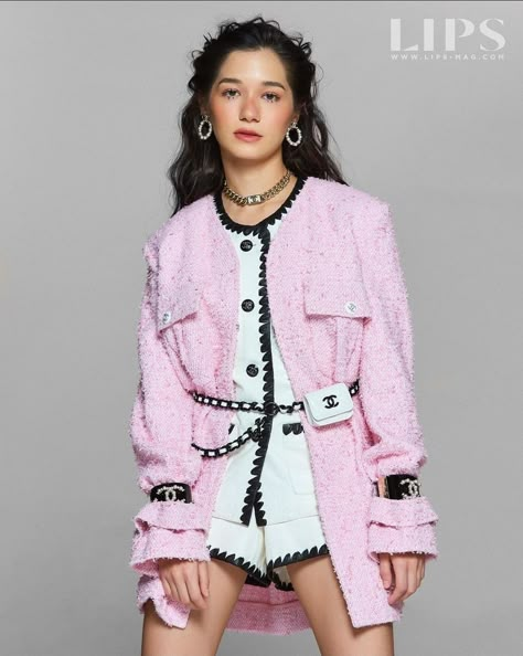 Chanel Pink Outfit, 60’s Fashion, Chanel Outfit, Chanel Pink, Glam Outfit, Winter Fashion Outfits Casual, Trending Fashion Outfits, Fashion Inspiration Design, Dolce E Gabbana