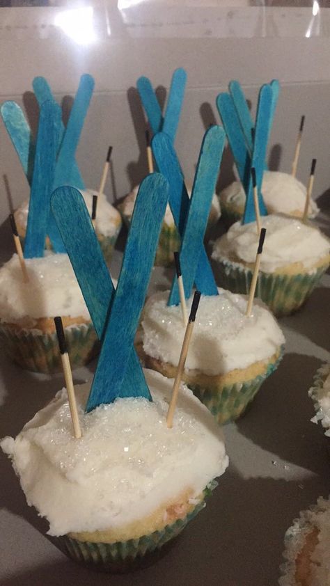 Ski Themed Desserts, 80s Ski Party Decorations, Apres Birthday Party, 80s Ski Lodge Party, Apres Ski Party Theme Birthday, Apres Ski Theme Party Decor, Skiing Party Theme, Apres Ski Party Ideas, Ski Themed First Birthday