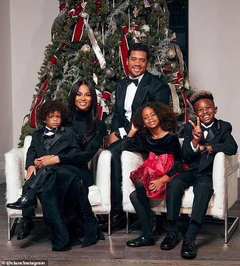 Ciara rocks a casual look as she enjoys time with her three children: 'In my element!' Family Christmas Pictures Outfits, Christmas Pictures Outfits, Christmas Family Photoshoot, African American Family, Family Portrait Poses, Family Photoshoot Outfits, Family Christmas Pictures, Christmas Portraits, Merry Christmas Love