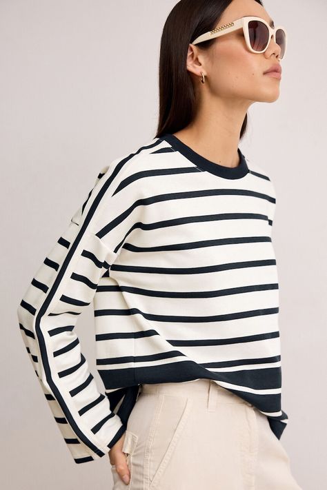 Ecru/Navy Smart Stripe Crew Neck Sweatshirt Striped Sweatshirts, Fall Fashion Outfits, Knit Outfit, Casual Pullover, Striped Knit, Stripes Design, Stripe Sweater, Striped Shirt, Long Sweatshirt