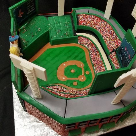 Cardboard Baseball Stadium, Baseball Stadium Cake, Diy Baseball Cake, How To Make A Baseball Cake, Baseball Field Cake, Round Baseball Cake, Sugar Bread, 31st Birthday, Baseball Stadium