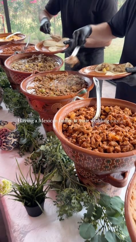 Instagram Mexican Wedding Foods, Mexican Food Buffet, Mexican Catering, Mexican Theme Baby Shower, Talavera Wedding, Mexican Dinner Party, Vintage Mexican Wedding, Mexican Theme Wedding, Baby Shower Buffet