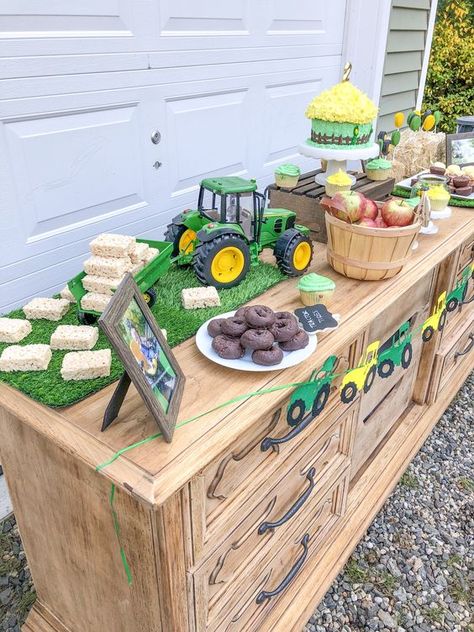 Tractor Birthday Party Theme, Fall Birthday Party Ideas, John Deere Birthday Party, Fall Birthday Party, John Deere Birthday, Tractor Birthday Party, 2nd Birthday Party For Boys, Barnyard Birthday Party, Tractor Party