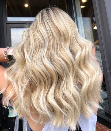 Blonde Hair Color Ideas For Red Heads, Honey Blonde Hair With White Highlights, Golden Ice Blonde Hair, Hawaii Blonde Hair, Bright Golden Blonde Hair Highlights, Honey Bright Blonde Hair, Icy Golden Blonde Hair, Butter Blonde Hair Highlights, Warm Beach Blonde Hair