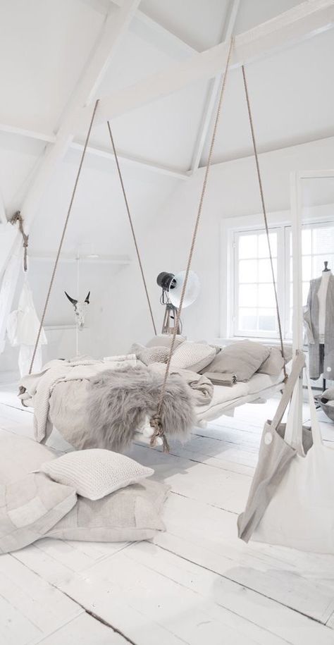 Teenage Room Decor, All White Bedroom, Interior Boho, Hanging Beds, Hanging Bed, Scandinavian Decor, Scandinavian Interior, White Bedroom, Dream Rooms