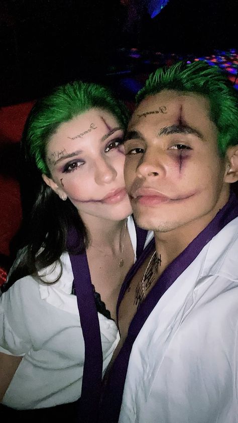 Joker Face Makeup Men, Boy Joker Makeup, Man Joker Costume, Joker Male Costume, Simple Joker Makeup For Men, Joker Boy Makeup, Easy Joker Makeup Men, Couple Joker Costume, Joker Men Makeup