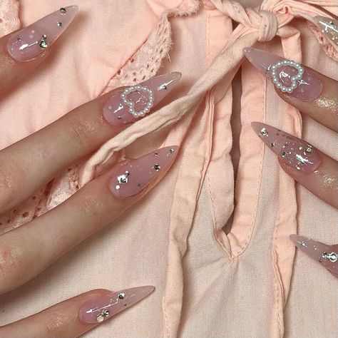 Y2k Almond Nails, Aesthetic Bow, Coquette Nails, Bow Nails, Grunge Nails, Pretty Gel Nails, Pearl Nails, Kawaii Nails, Hot Nails