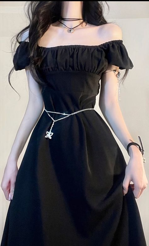 Black Gothic Dresses, Sum Dresses, Black Dress Outfit Party, Ballet Inspired Fashion, Fancy Black Dress, Stylish Short Dresses, Old Fashion Dresses, Trendy Fashion Tops, Fashion Female