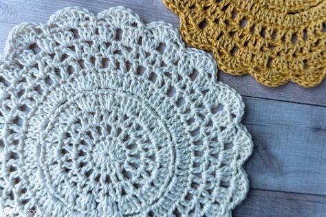 Free Crochet Round Placemat Patterns, Crochet Round Placemats Free Pattern, Circle Crochet Placemat Pattern, Free Crochet Oval Placemat Patterns, Oval Placemat Crochet Pattern, Round Placemat Crochet Pattern, Crochet Round Table Mat, Crochet Circle Table Mat, Crochet Table Mat