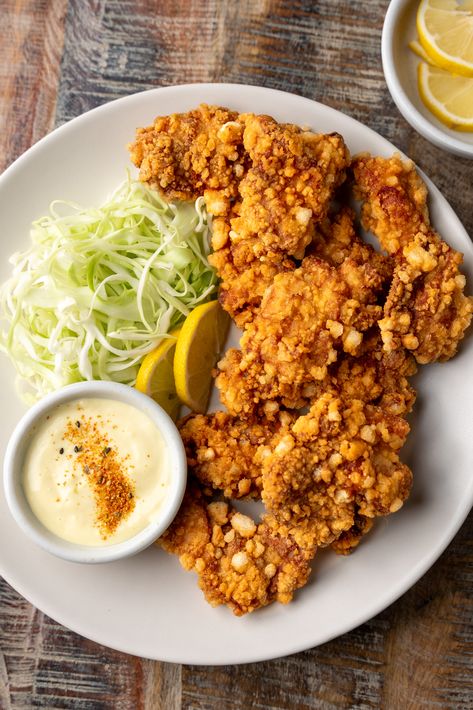 Easy Crispy Karaage (Japanese Fried Chicken) Karage Chicken, Chicken Karaage Recipe, Japanese Fried Chicken, Japanese Chicken, Chicken Fry, Dishes To Make, Fry Chicken, Chicken Plating, Dominican Food