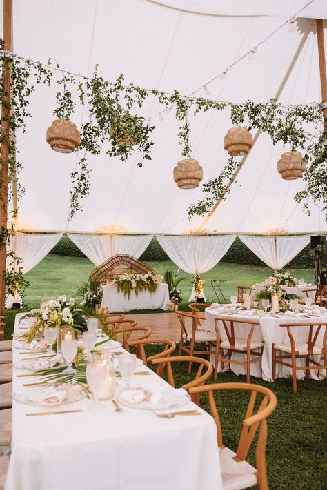 Marquee Wedding Decoration, Outdoor Tent Wedding, Recuerdos Primera Comunion Ideas, Wedding Backyard Reception, Backyard Reception, White Wedding Theme, Wedding Chandelier, Wedding Tent, Outdoor Wedding Decorations