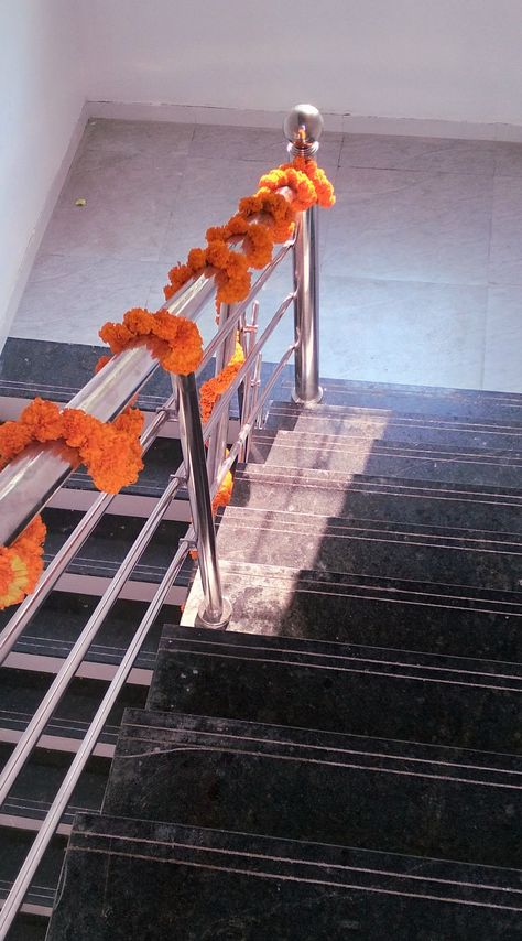 Easy Decoration 
Diwali decoration 
Diwali Celebration 
Diwali ideas pins 
Pics ideas for Diwali 
Inspo for Diwali 
Easy Decoration ideas 
Diwali pics ideas
Diwali 2023 Diwali Stairs Decoration, Decoration For Stairs, Easy Decoration Ideas, Decoration For Diwali, Ideas For Stairs, Stairs Decoration, Diwali Decorations At Home, Staircase Decor, Diwali Rangoli