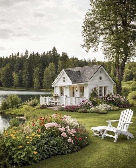 Country Home Backyard, Character Flower House Vibe, Summer Cottage Aesthetic, Smelling Good, Your Trash, Dream Life House, Food Scraps, Dream Cottage, Cute House