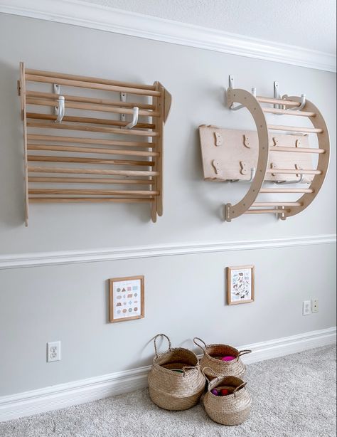 Creative Playroom, Playroom Organization Ideas, Indoor Playroom, Ideas Habitaciones, Living Room Playroom, Baby Playroom, Montessori Playroom, Montessori Room, Basement Playroom