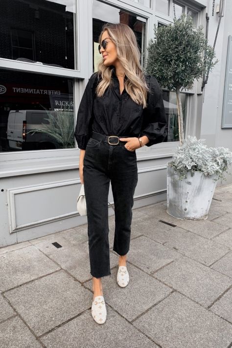 Outfits With Black Jeans, Black Smart Casual, Nadia Anya, Black Straight Jeans, Jeans Palazzo, Jeans For Fall, Straight Leg Jeans Outfits, Mum Jeans, High Rise Black Jeans