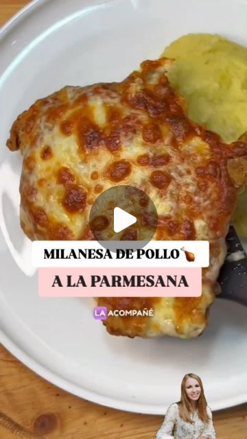 Lucybell BV  - Info on Instagram: "MILANESA DE POLLO 🍗  A LA PARMESANA  🔶️ Soy Lucybell. Sígueme en : @Infovidaintegralsaludyestilo  para más consejos y recomendaciones Créditos @alajulianaa   DALE un ❤ para saber que estas por acá. Comparte  y guarda para verlo más tarde  Dame tu opinión,  es importante para mi Gracias por estar aquí.  RECETA ⤵️   Milanesa de pollo a la parmesana ¿o por cuál nombre la conoces tú?   Ingredientes: 💜2 milanesas de pollo sazonadas con sal, pimienta y orégano en polvo (todo al gusto)  💜2 posturas de gallina  💜1/2 tz de harina todo uso  💜1/2cdta de sal  💜1cdta de ajo en polvo  💜1cdta de paprika  💜2cds de queso pecorino o parmesano rallado  💜150gr de mozzarella rallada para que gratine bien  💜bastante queso parmesano rallado para gratinar  💜1/2tz de Mozzarella, Chicken, On Instagram