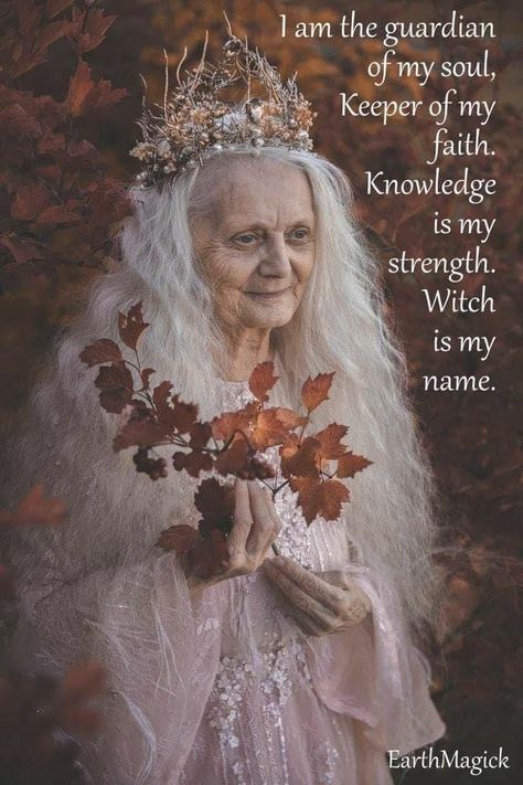 Sacred Feminine, Wise Women, Old Woman, Wild Woman, Witchy Woman, Autumn Beauty, Book Inspiration, Character Inspiration, Tiara