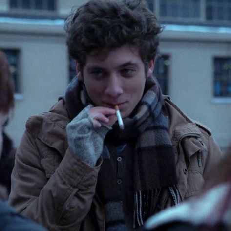 Lip Gallagher Icon, Shameless Characters, Lip Gallagher, Monster Energy Girls, Carl Gallagher, Allen White, Jeremy Allen White, Movies Showing, Serie Tv