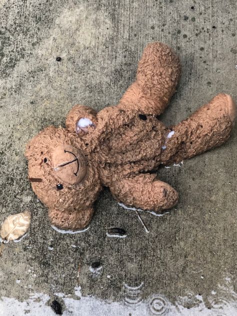 Abandoned Teddy Bear, Childhood Teddy Bear, Old Teddy Bear Aesthetic, Old Plushie, Ripped Teddy Bear, Torn Teddy Bear, Broken Teddy Bear, Teddy Bear Photography, Luna Caine