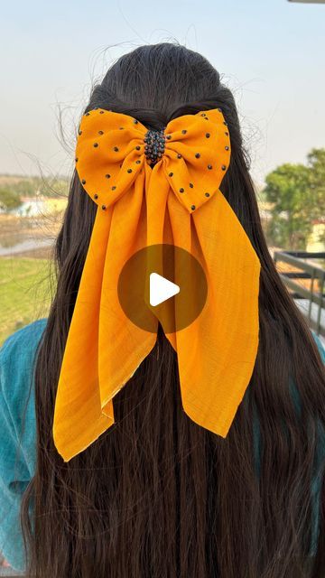 Hair Clips Design, Bow Clips Diy, Hair Bow Clip, Diy Bow Hair Clips, How To Make Bow Claw Clip, Bow Claw Clip Diy, How To Make Alligator Clip Bows Diy Hair, Playful Bow Headband Hair Accessory, Playful Summer Hair Accessories With Bow