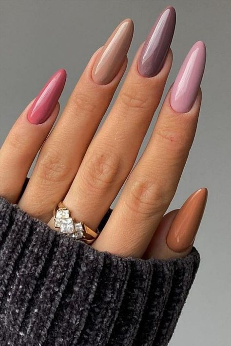 Nails Plain, January Nails, November Nails, Fall Nail Colors, Autumn Nails, Elegant Nails, Green Nails, Trendy Nails, Almond Nails