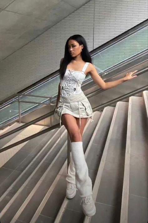 Kpop Leg Warmers, Sb19 Concert Outfit Ideas, Baddie Kpop Outfits, Kpop All White Outfit, All White Kpop Concert Outfit, White Top Concert Outfit, Kpop Coachella Outfit, Hot Kpop Outfits, White Kpop Concert Outfit