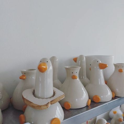 Ceramic Duck, Clay Diy Projects, Keramik Design, Clay Vase, Pottery Crafts, Diy Pottery, Ceramics Pottery Art, Cute Clay, Ceramic Animals