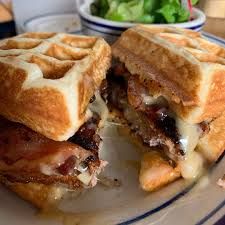 Waffle Burger, Breakfast Waffles, Brunch Dishes, Burger Recipe, Waffle Iron, Grass Fed Beef, Waffle Maker, Ground Pork, Burger Recipes