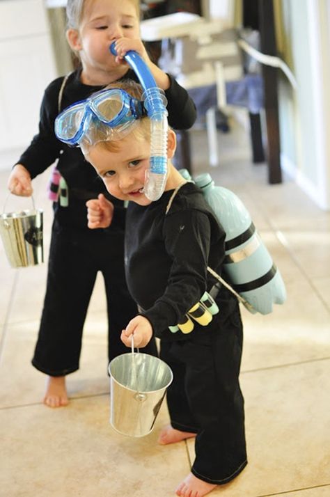 Learn how to make a fun, EASY, and inexpensive DIY Scuba Diver Costume for your children this Halloween in just a few simple steps!  Plus, it is a great dress-up outfit for years to come for every age, from babies to older children. Delineate Your Dwelling #scubadiver #kidhalloween Diver Costume, Scuba Diver Costume, Easy Homemade Halloween Costumes, Halloween Costumes Kids Homemade, Best Diy Halloween Costumes, Halloween Infantil, Ghost Halloween Costume, Easy Diy Costumes, Diy Costumes Kids