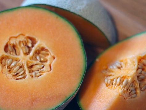 Cantaloupe has more beta carotene — a form of vitamin A that promotes healthy eyes — than many other similar fruits like oranges, grapefruits, peaches, and mangoes. Just one cup of the fruit provides you with potassium as well as more than 100% of your daily recommended value of vitamins A and C. Plus, since water makes up 90% of cantaloupe, there are only 55 calories in one serving. 30 Days Workout Challenge, Honey Balsamic Dressing, Picking Fruit, Zero Calorie Foods, Easy Cupcake Recipes, Fruit Picking, Ripe Fruit, Different Fruits, Dinner Recipes Crockpot