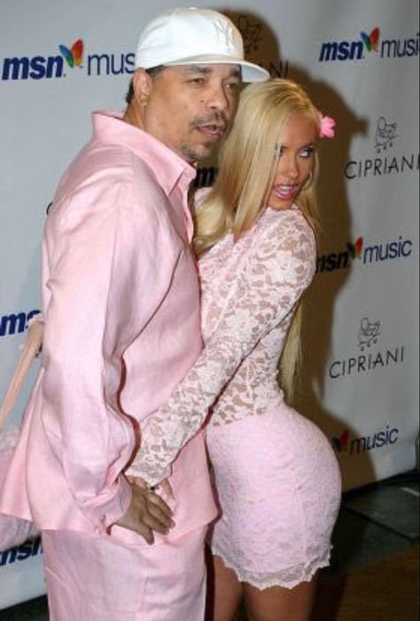 Coco And Ice T 2000s, Paris Hilton Pink Outfit, Coco And Ice, Ice T And Coco 2000s, Paris Hilton 2000s Juicy Couture, 90s 2000s Movies, Paris Hilton Pink Dress, Juicy Cotoure Fits, Coco Austin