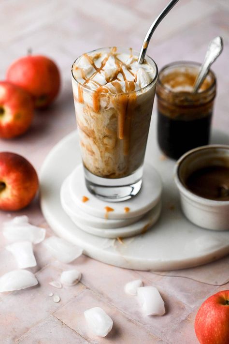 Iced Apple Crisp Macchiato Recipe - Baran Bakery Iced Apple Crisp Macchiato, Apple Crisp Macchiato Recipe, Apple Crisp Macchiato, Spiced Apple Pie, Homemade Coffee Syrup, Breakfast Dessert Recipes, Macchiato Recipe, Starting A Food Truck, Caramel Apple Spice