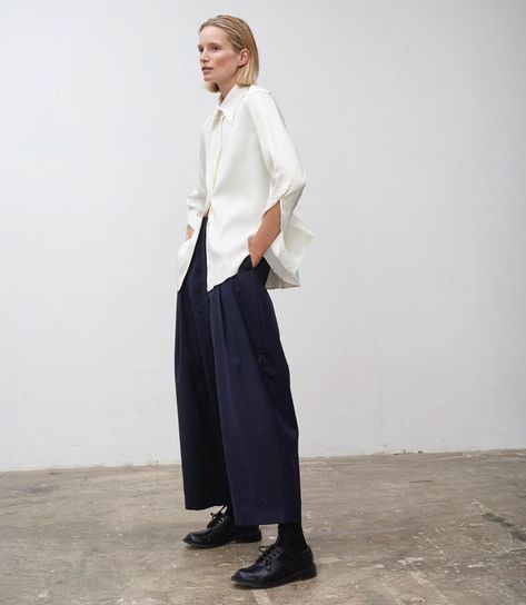 Studio Nicholson on Instagram: “New Drop of Winter | Launching Online Tomorrow | Sign up to the newsletter to get the alert | #studionicholson #modularwardrobe” Minimalist Fashion Summer, Practical Style, Fashion Inspiration Board, Studio Nicholson, Minimalist Capsule Wardrobe, Twill Shirt, Simple Chic, People People, Neutral Fashion