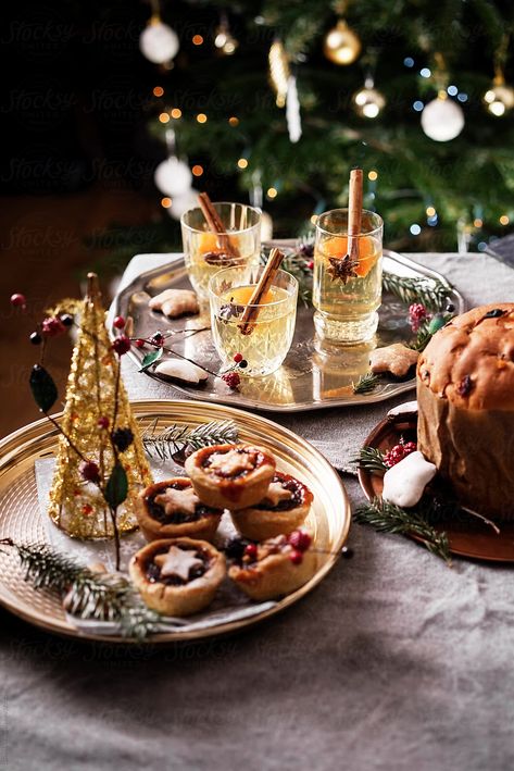 Christmas Food Photography, Food Display Table, Christmas Drinking, Christmas Platter, Christmas Campaign, Food Photoshoot, Dessert Photography, Christmas Shoot, Christmas Dinner Table