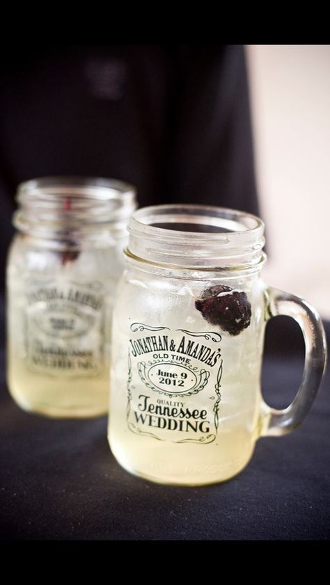 Country wedding / jack Daniels mason jars Jack Daniels Wedding, Lynchburg Lemonade, Mason Jar Wedding Favors, Wedding Favour Jars, Jar Design, Mason Jar Wedding, Cute Wedding Ideas, Wedding Logos, Wedding Cocktails