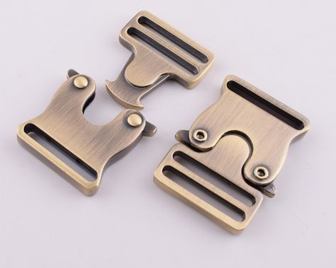 Metal Release Side Buckle,1 inch Antique bronze quick release buckle,25mm adjustable belt strap Lock buckles for dog collar backpack hardware ♥ ♥ Welcome to my shop ,happy shopping ♥ ♥ ♥ ♥ ♥ ♥ Color: Antique bronze Size: (inner):25mm Material : zinc alloy Quantity :1 / 2 Pcs ♥ If you need other styles, sizes and colors，please click https://www.etsy.com/shop/5AHachiHouses?section_id=26117866 . I hope you can find what you need. ♥ ♥ ♥ If you have any questions, please contact me ♥ ♥ ♥ The order wi Mechanical Reference, Paracord Supplies, Woodworking Furniture Plans, Rugged Leather, Work Gear, Stylish Backpacks, Quick Release Buckle, Granola Girl, Adjustable Belt