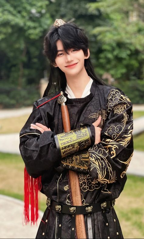 Cosplay Anime Boy Outfit, Chinese Cosplay Male, Chinese Historical Fashion, Korean Hair Color, Male Pose Reference, Cosplay Boy, Concept Clothing, Chinese Man, Male Cosplay