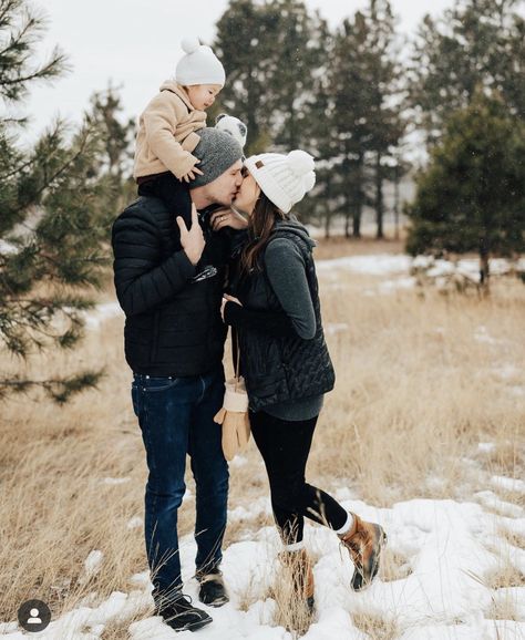 Carhart Beanie Family Photos, Family Photos Outside Winter, Family Sweatsuit Photoshoot, Winter Family Of 3 Photos, Winter Forest Family Photos, Family Pictures In Snow, Winter Family Photos Outdoor Outfit Ideas, Outdoor Family Photos Winter, Family Winter Pictures