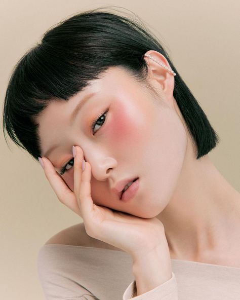 Korean Photoshoot Makeup, Asian Beauty Editorial, Korean Makeup Advertisement, Asian Makeup Editorial, Japanese Makeup Magazine, Peach Makeup, Makeup Mistakes, Face Photography, Make Mistakes