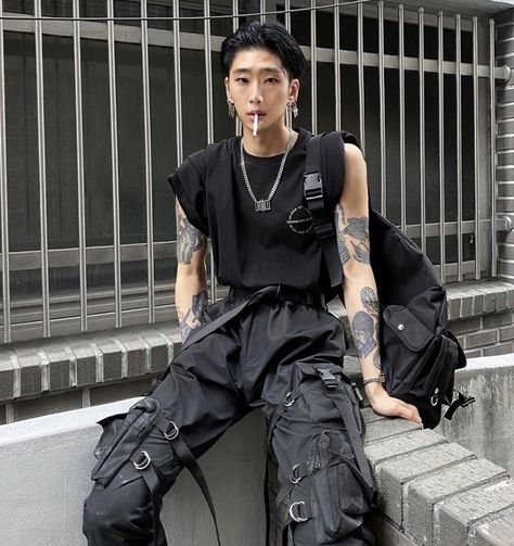 Genderfluid Outfits, Ftm Outfits, Casual Techwear, Masc Fashion, Gender Fluid Fashion, Techwear Outfits, Techwear Fashion, Alt Outfits, Wearing All Black