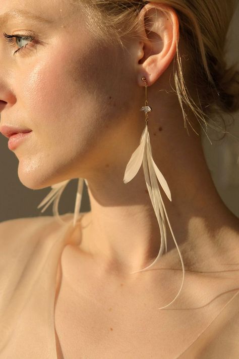 White Feather Earrings, Feather Earrings Diy, Feathers Earrings, Gold Feather Earrings, Ethereal Jewelry, Earrings Feather, Natural Jewelry, Nature Earrings, 22 Carat Gold