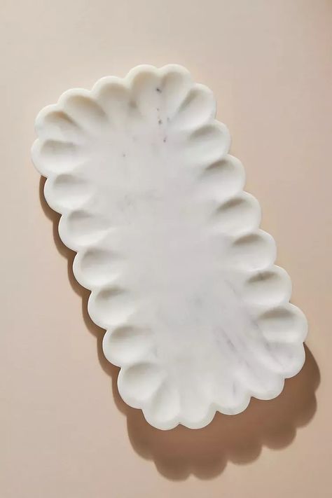 Designers Are Spotting This Trend Subtly Taking Over Our Interiors Tina Baby, Scalloped Tray, Onyx Marble, Marble Tray, Bathroom Tray, The Marble, Winter 2023, New Apartment, Summer Decor