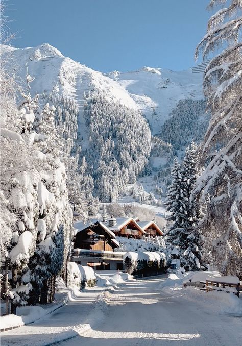 Valais Alaska Christmas Aesthetic, Snow Vision Board, Christmas In The Alps, Aspen Colorado Aesthetic Winter, Vision Board Holiday, Alps Aesthetic Winter, Winter Trip Aesthetic, Snow Trip Aesthetic, Whistler Aesthetic