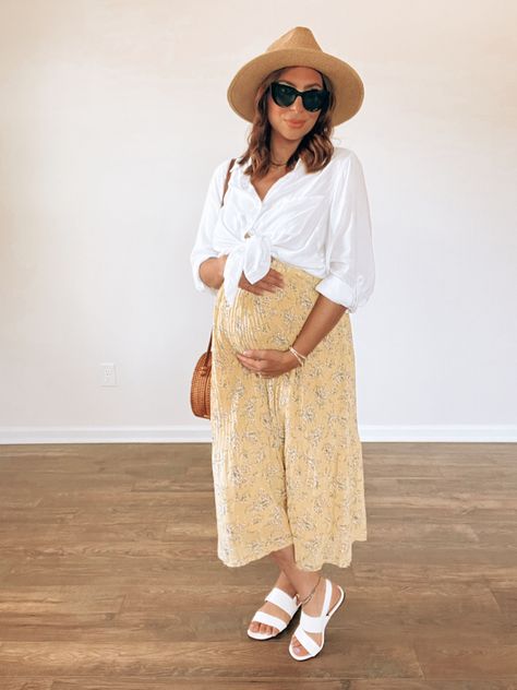 Pregnancy summer outfit inspo Maternity Summer Vacation Outfits, Maternity Florida Outfits, Summer Maternity Outfits Midsize, 6 Month Pregnant Outfits Summer, Plus Size Pregnancy Fashion, Summer Maternity Outfits First Trimester, Modest Maternity, Flowy Outfits, Summer Pregnancy Outfits