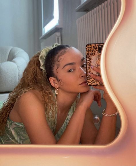 Ella Eyre, Dreadlocks, Mirror Selfie, Instagram Photos, Photo And Video, Instagram Photo, Hair Styles, Hair, Beauty