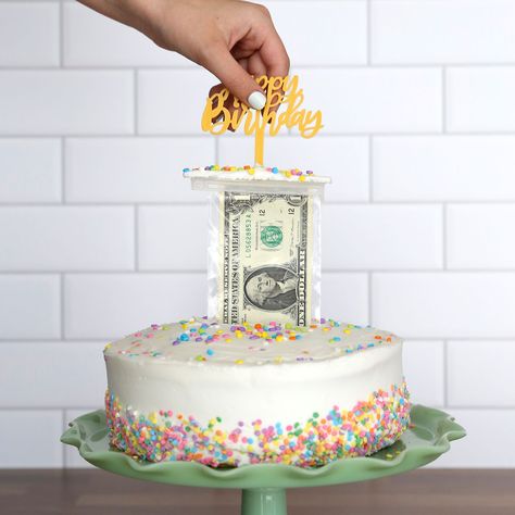 In today's post: This is such a fun idea for a birthday or graduation: make a hidden money cake! A roll of cash hides inside a cake and when you pull up on the topper How To Make A Money Cake, Pull Up Cake, How To Make Socks, Book Christmas Tree, Cable Knit Blankets, Beard Shapes, Money Cake, Money Gifts, Wire Wreath Forms