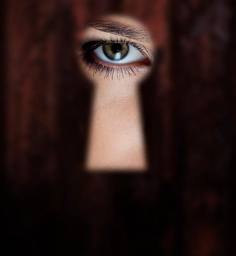 Female eye looking through a keyhole Photography Degree, Poem Love, Photos Of Eyes, Eye Spy, Female Eyes, Social Cause, Drawing Prompt, Hair Locks, Eye Cover